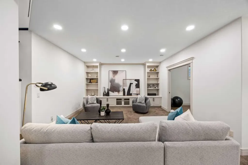 108 Aspen Summit Circle SW Calgary AB T3H 0Z6