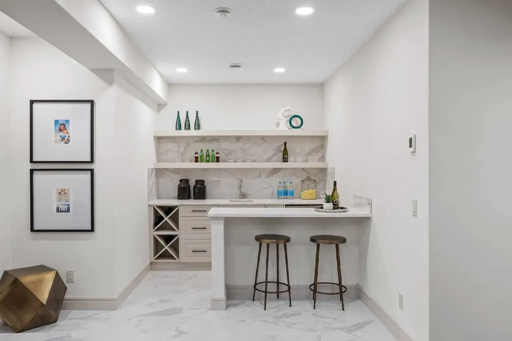 108 Aspen Summit Circle SW Calgary AB T3H 0Z6
