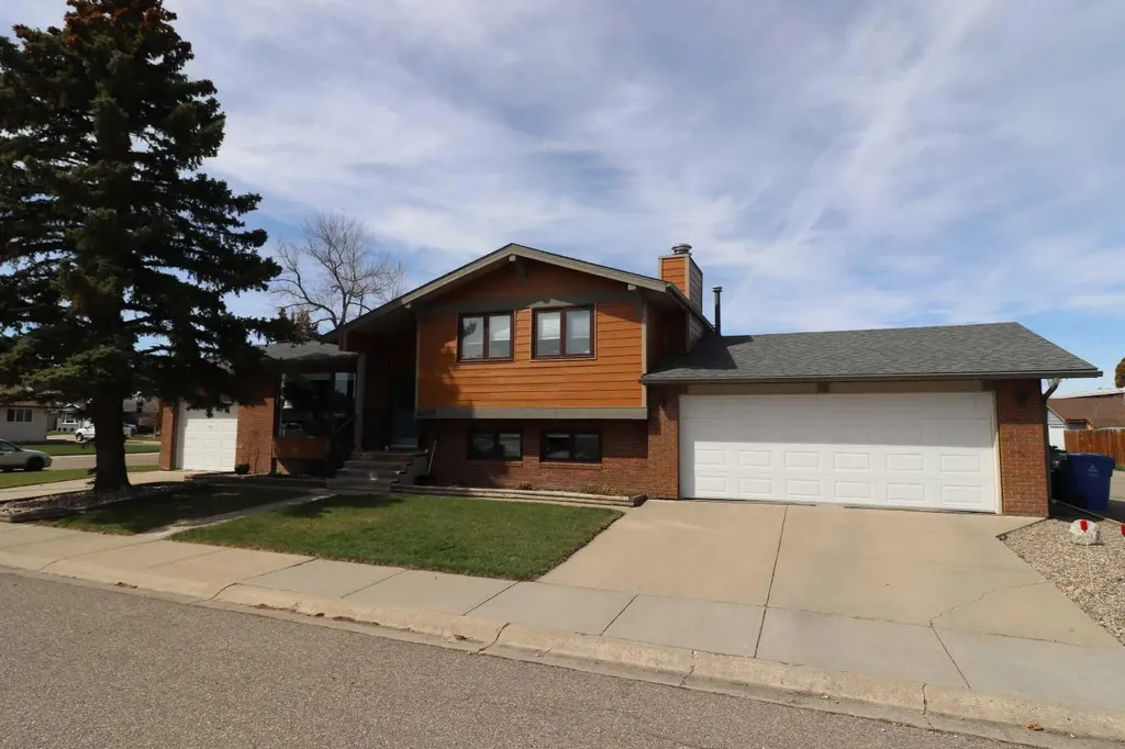 4209 22 Avenue S Lethbridge AB T1K 4Y3