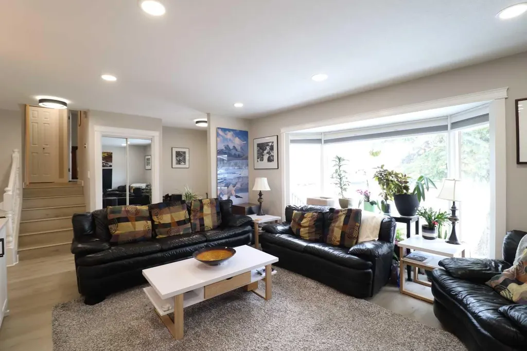 4209 22 Avenue S Lethbridge AB T1K 4Y3
