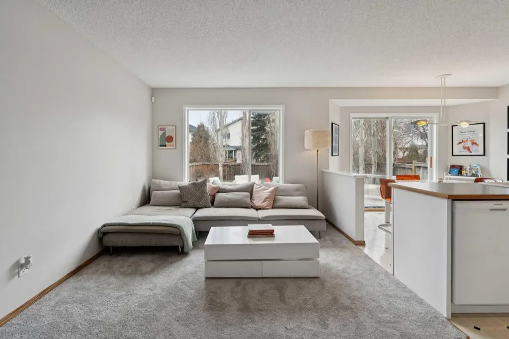 72 Mount Apex Green SE Calgary AB T2Z 2V4