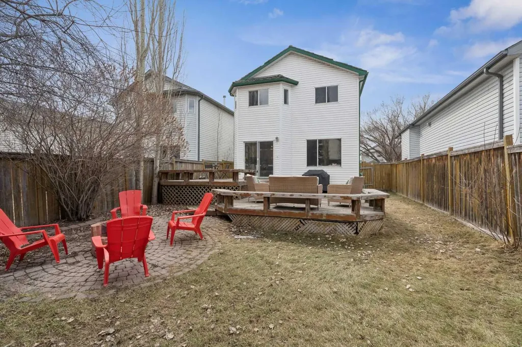 72 Mount Apex Green SE Calgary AB T2Z 2V4