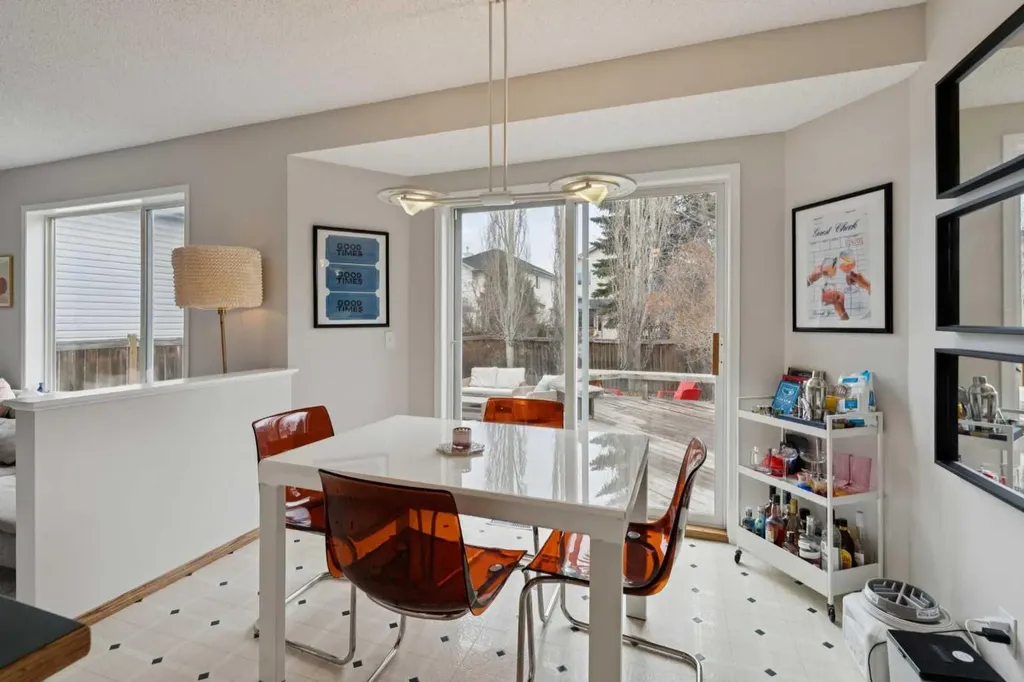72 Mount Apex Green SE Calgary AB T2Z 2V4
