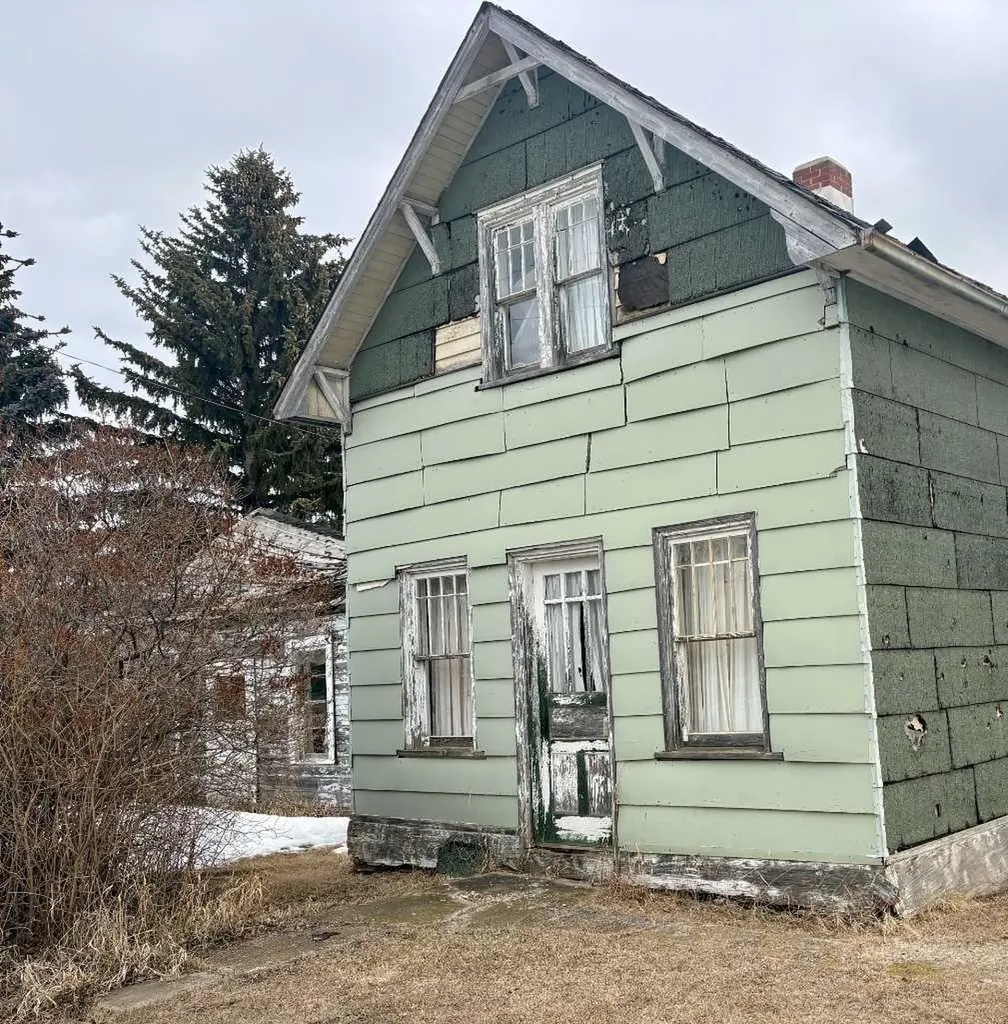 5035 50 Street Innisfree AB T0B2G0