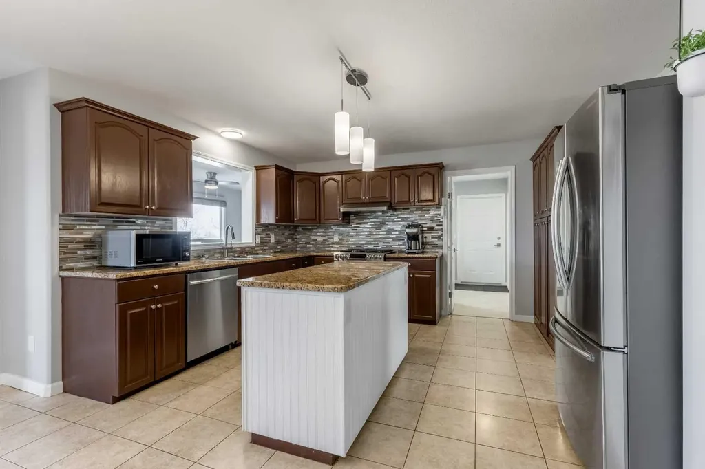 338 Deer Run Place W Rural Lethbridge County AB T1J 5R8