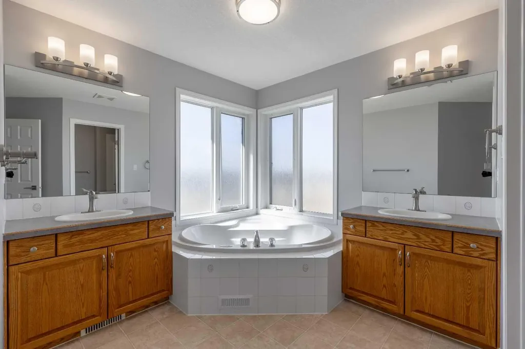 338 Deer Run Place W Rural Lethbridge County AB T1J 5R8