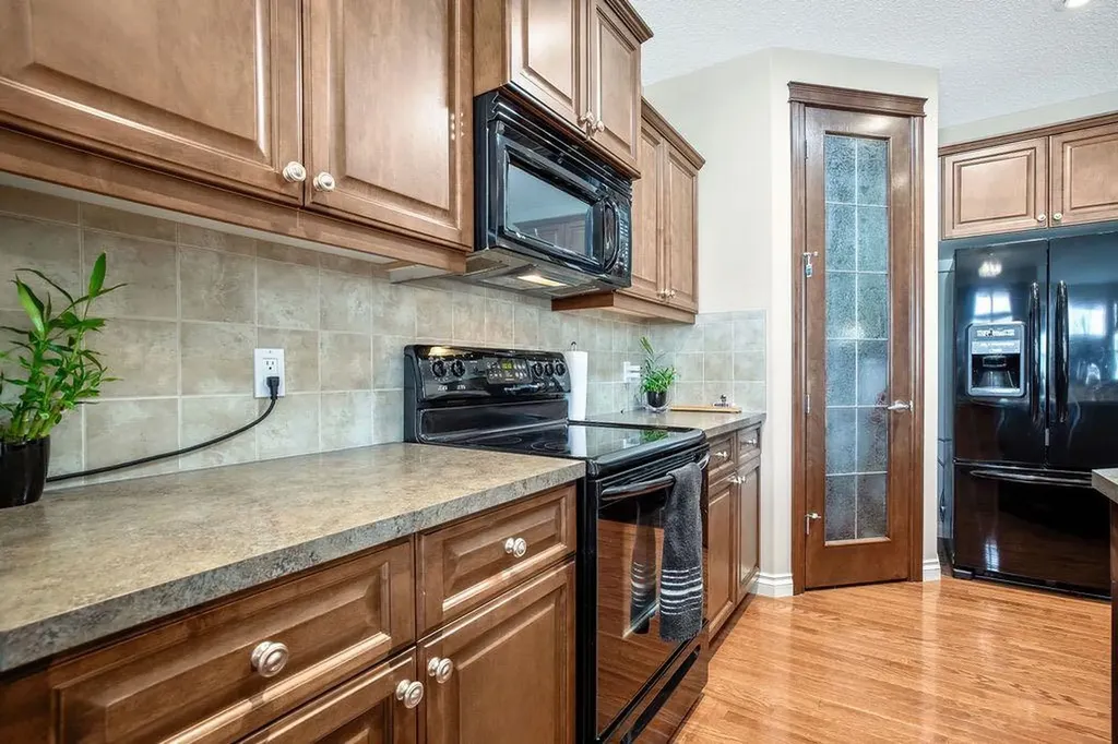 1907 Riverside Drive NW High River AB T1V 0A6