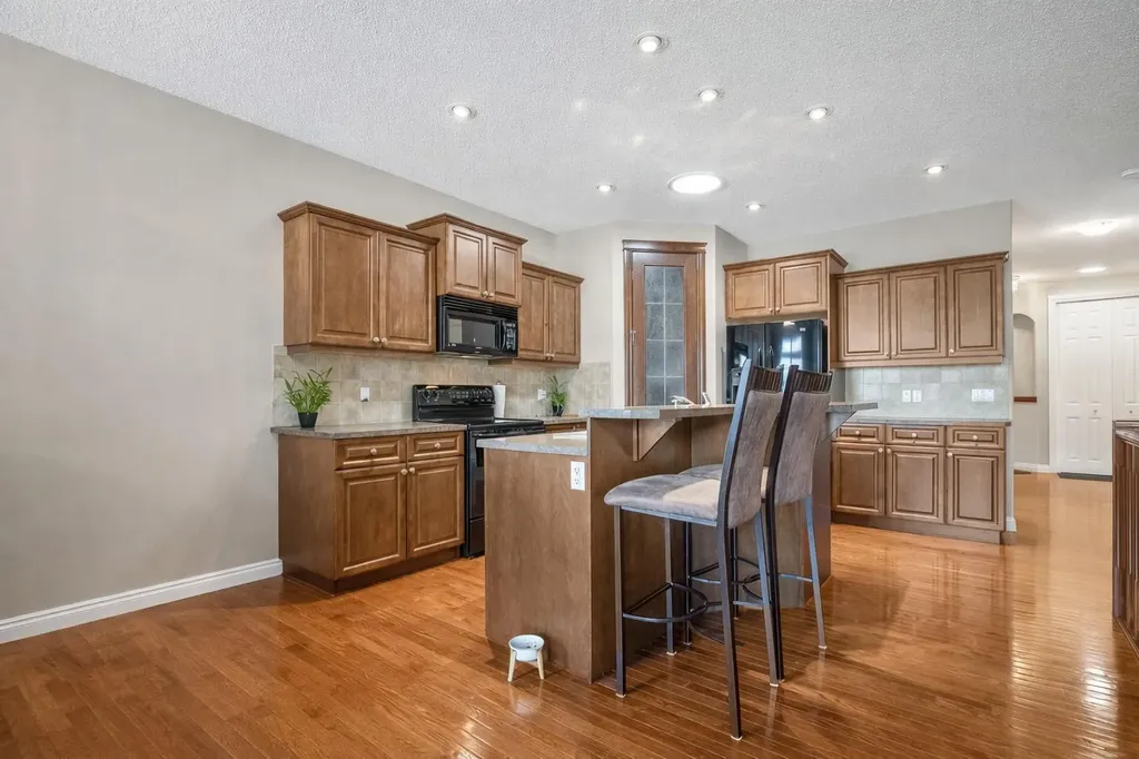 1907 Riverside Drive NW High River AB T1V 0A6