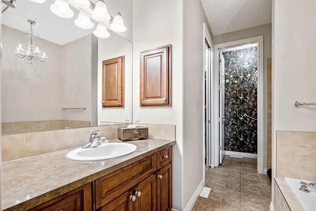 1907 Riverside Drive NW High River AB T1V 0A6