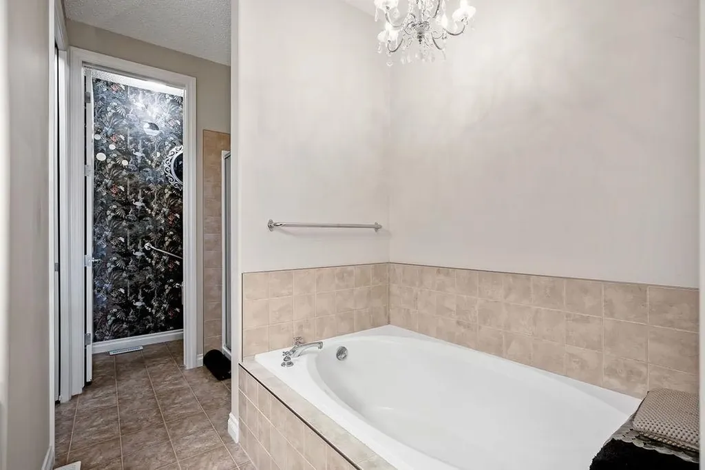1907 Riverside Drive NW High River AB T1V 0A6