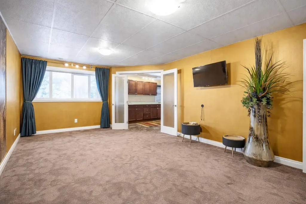 1907 Riverside Drive NW High River AB T1V 0A6
