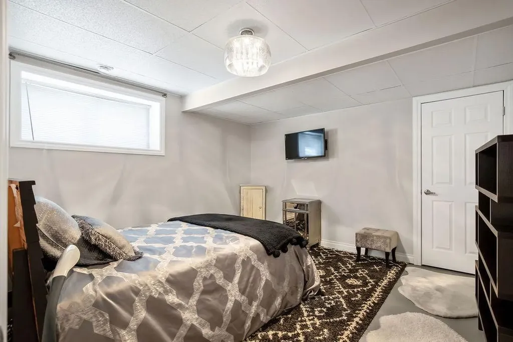 1907 Riverside Drive NW High River AB T1V 0A6
