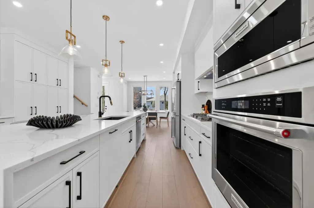 3114 4a Street NW Calgary AB T2M 3B4