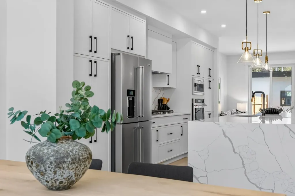 3114 4a Street NW Calgary AB T2M 3B4