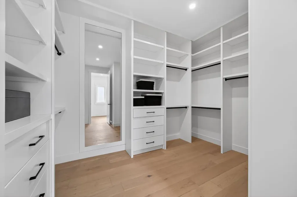 3114 4a Street NW Calgary AB T2M 3B4