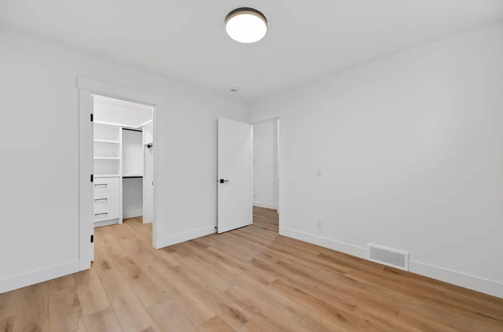 3114 4a Street NW Calgary AB T2M 3B4