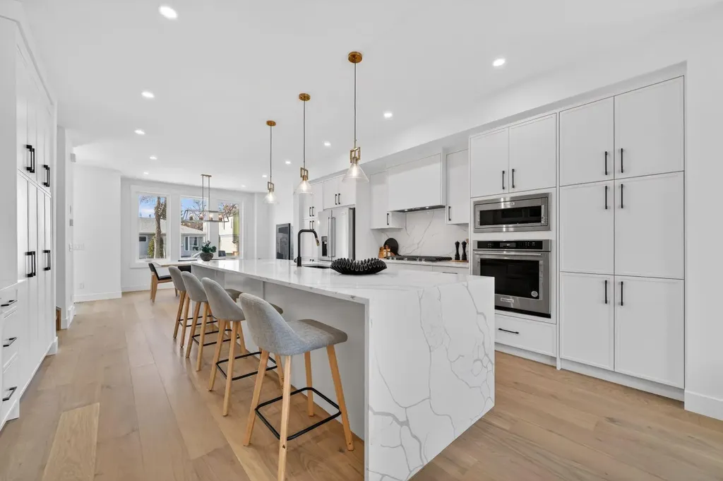 3114 4a Street NW Calgary AB T2M 3B4