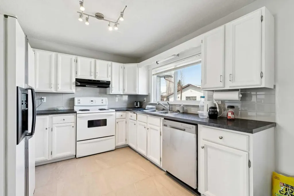 228 Marquis Place SE Airdrie AB T4A 1Y4