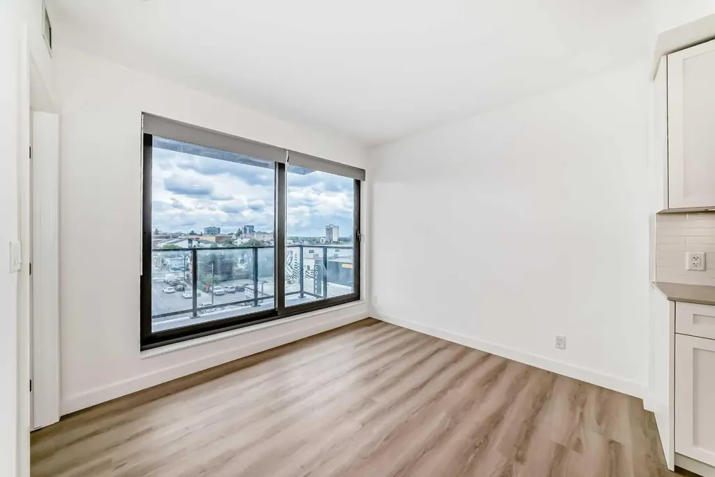 123 4 Street NE Calgary AB T2E 8K3