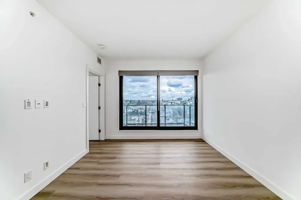 123 4 Street NE Calgary AB T2E 8K3