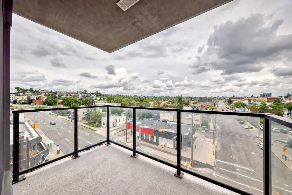 123 4 Street NE Calgary AB T2E 8K3