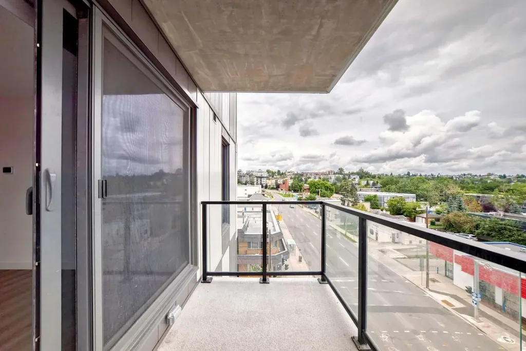 123 4 Street NE Calgary AB T2E 8K3