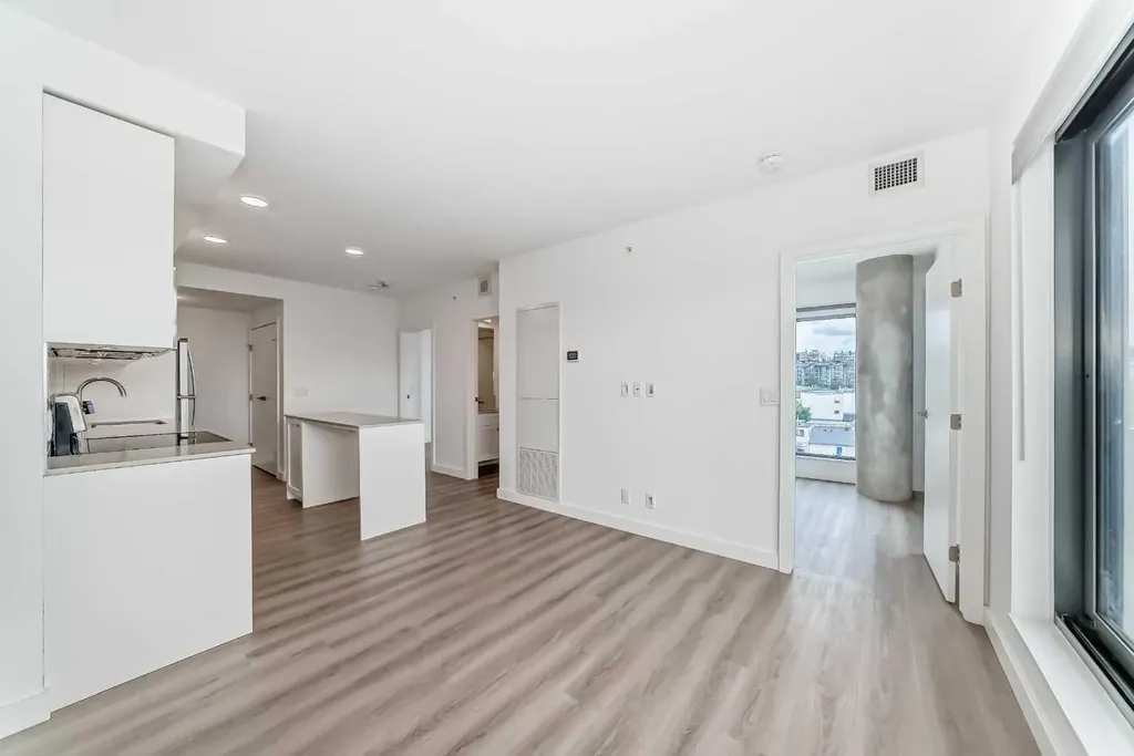 123 4 Street NE Calgary AB T2E 8K3