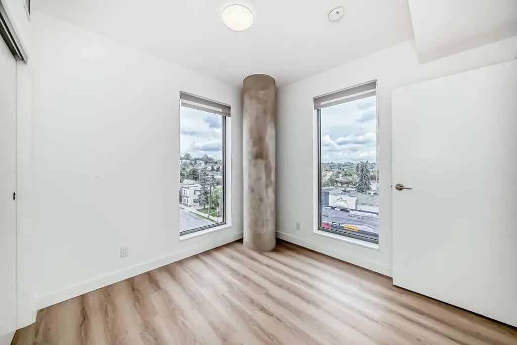 123 4 Street NE Calgary AB T2E 8K3