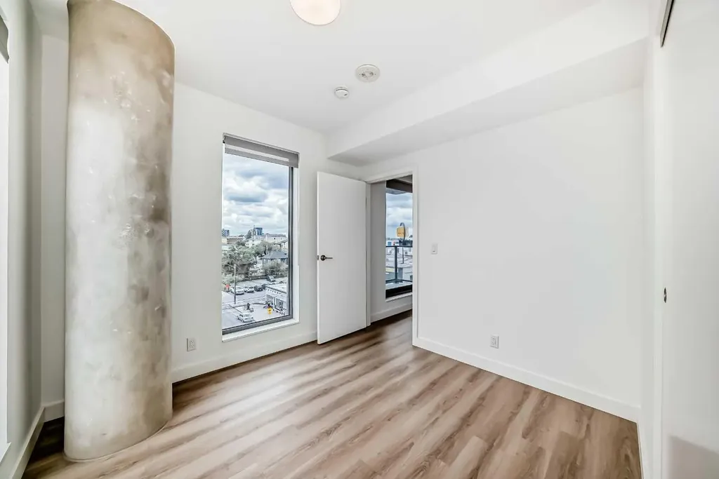 123 4 Street NE Calgary AB T2E 8K3