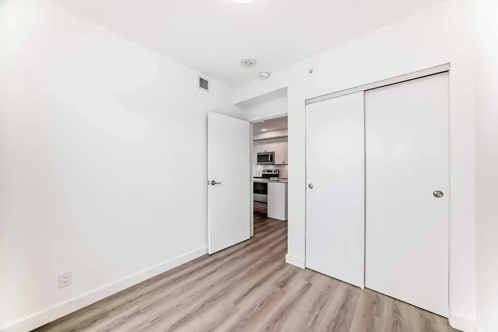 123 4 Street NE Calgary AB T2E 8K3
