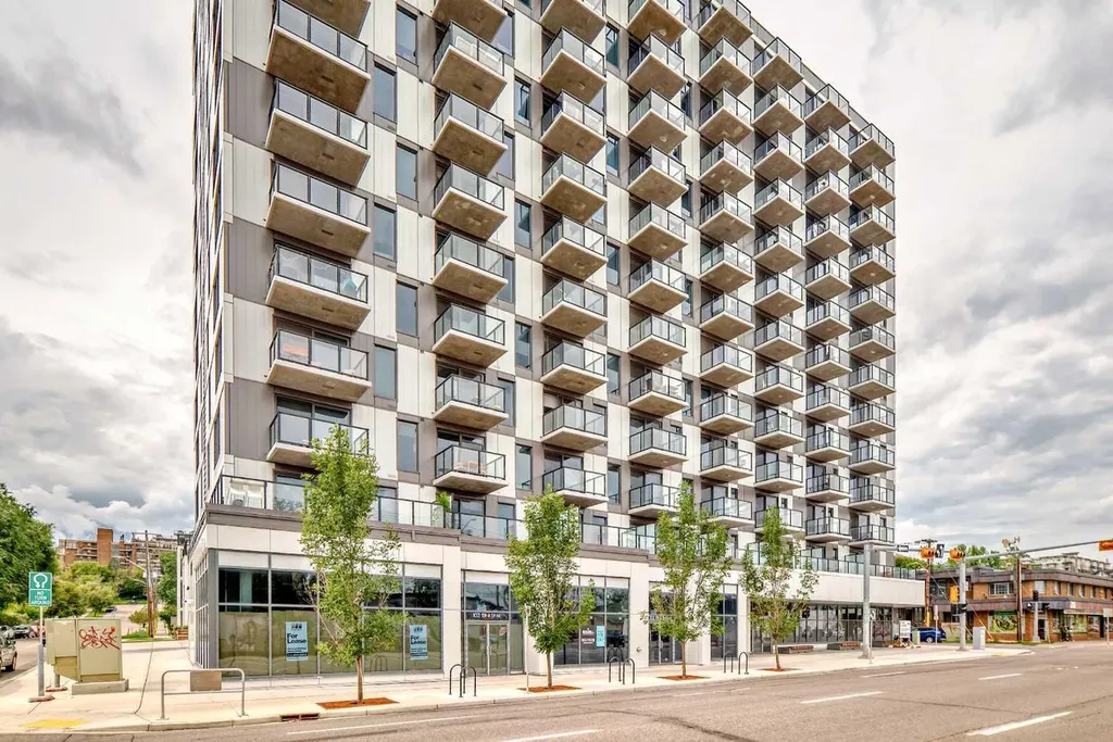 123 4 Street NE Calgary AB T2E 8K3