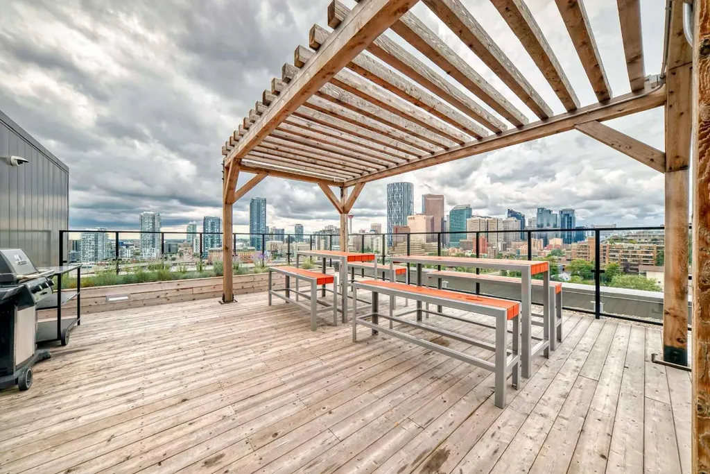 123 4 Street NE Calgary AB T2E 8K3