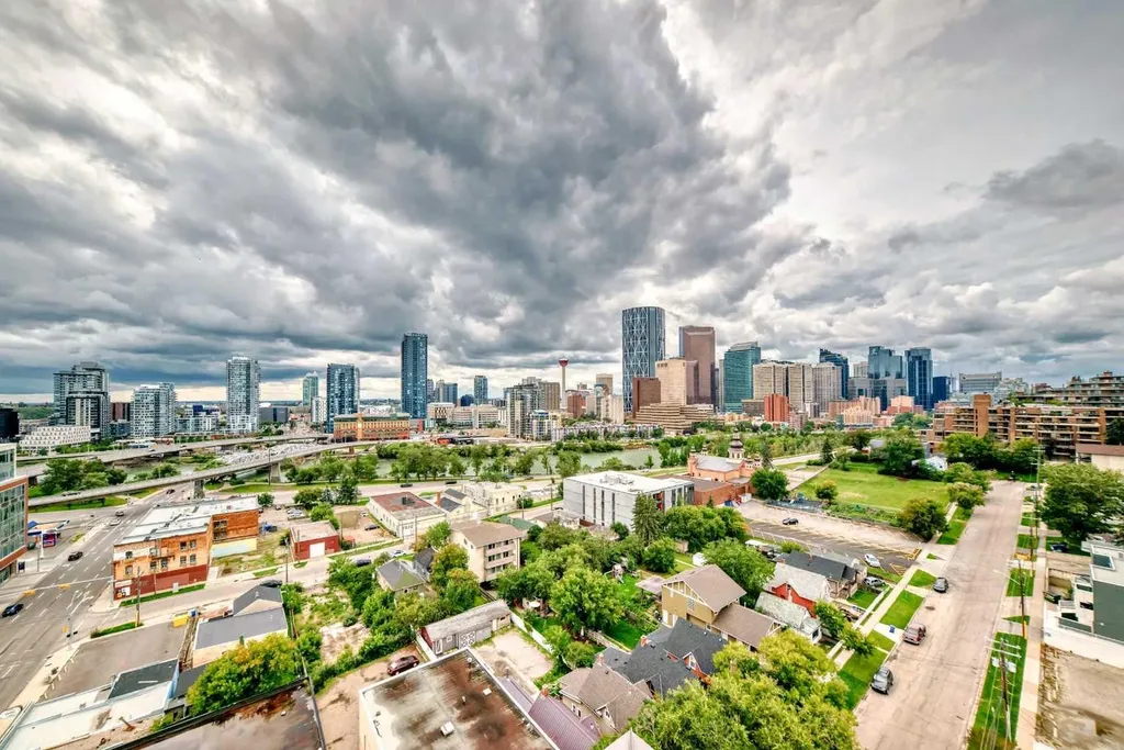 123 4 Street NE Calgary AB T2E 8K3