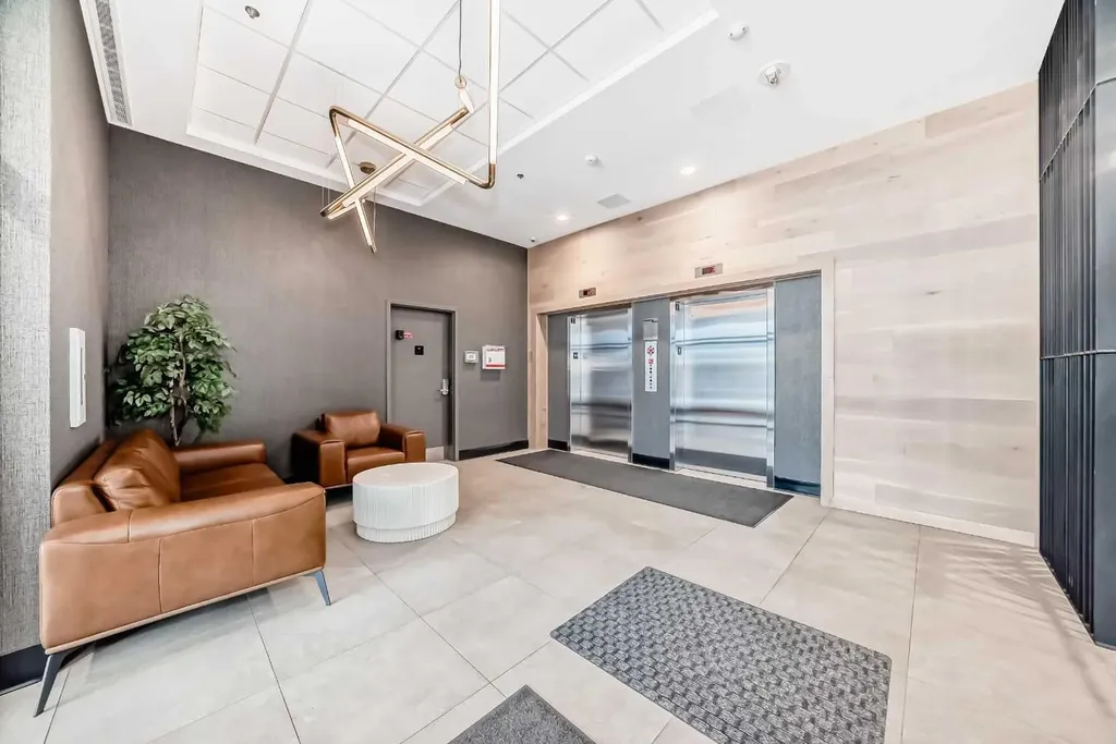 123 4 Street NE Calgary AB T2E 8K3