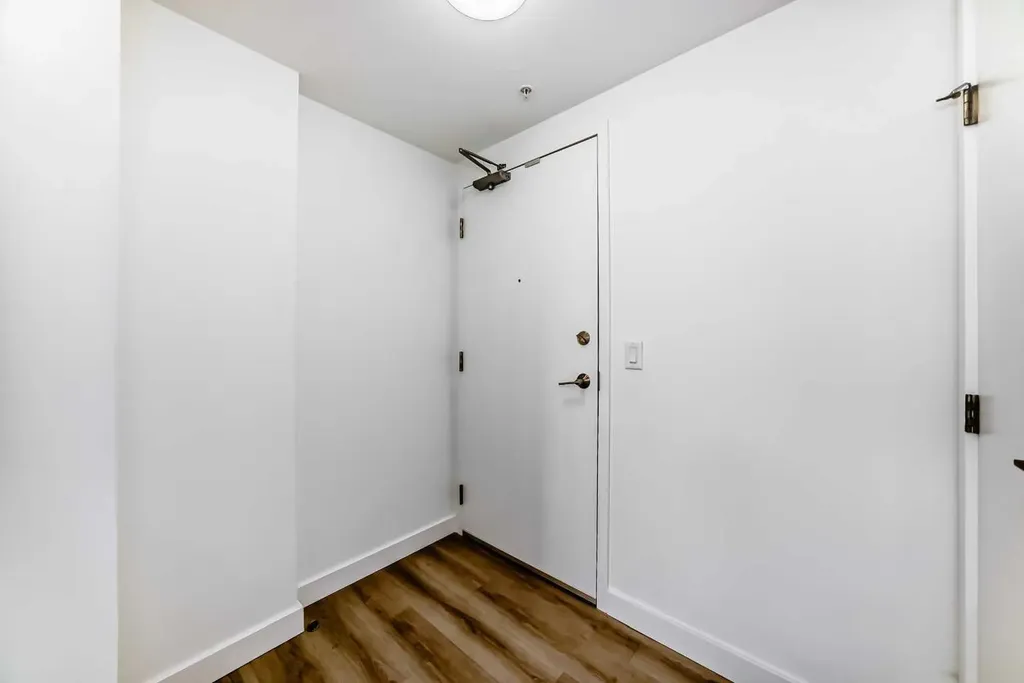 123 4 Street NE Calgary AB T2E 8K3