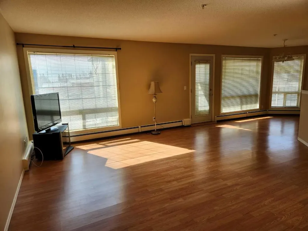 5117 50 Street Lloydminster AB T9V 0M7