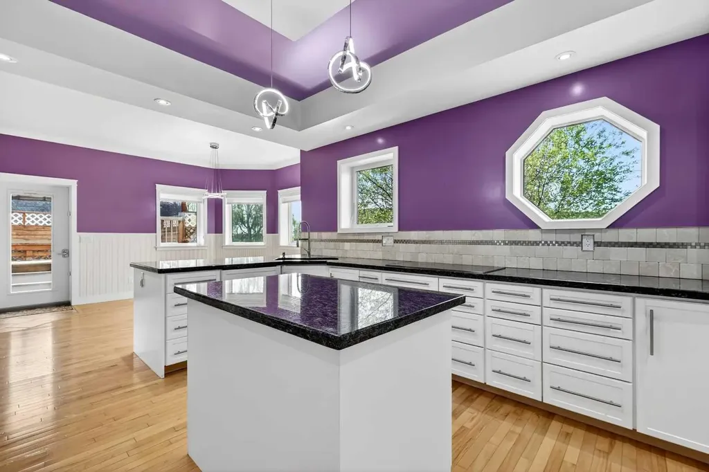1212 15 Avenue Didsbury AB T0M 0S0
