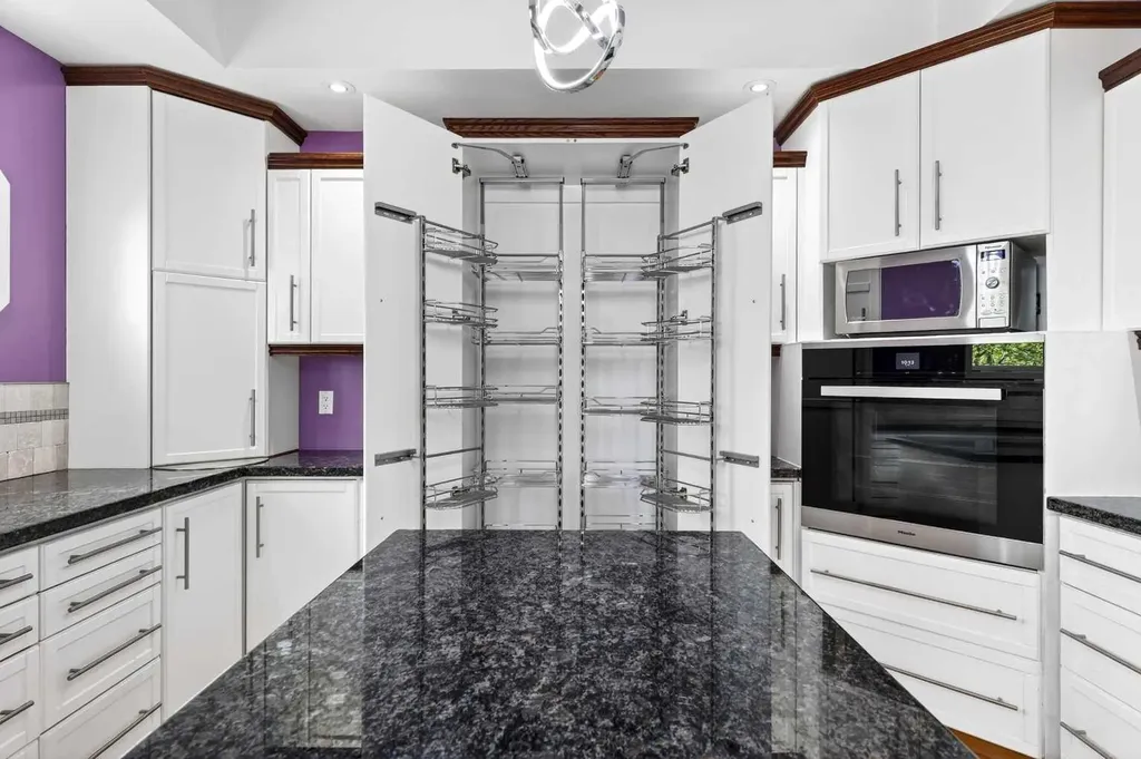 1212 15 Avenue Didsbury AB T0M 0S0