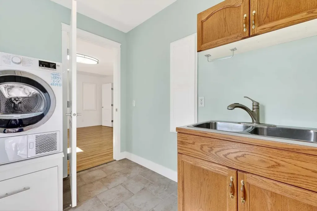 1212 15 Avenue Didsbury AB T0M 0S0