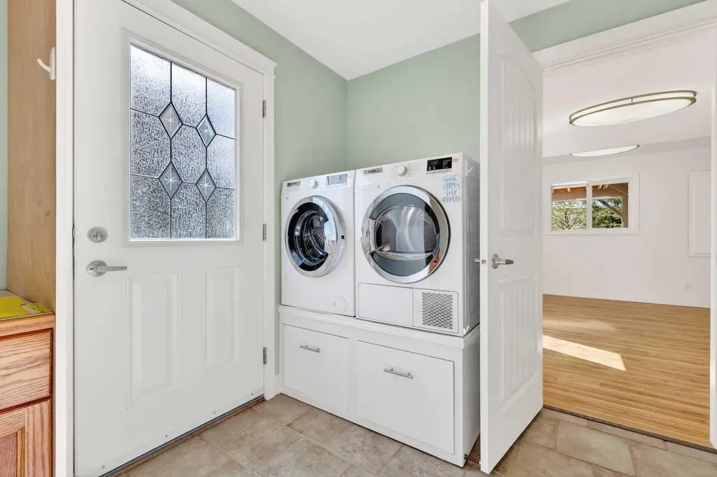 1212 15 Avenue Didsbury AB T0M 0S0