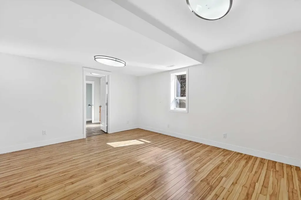 1212 15 Avenue Didsbury AB T0M 0S0