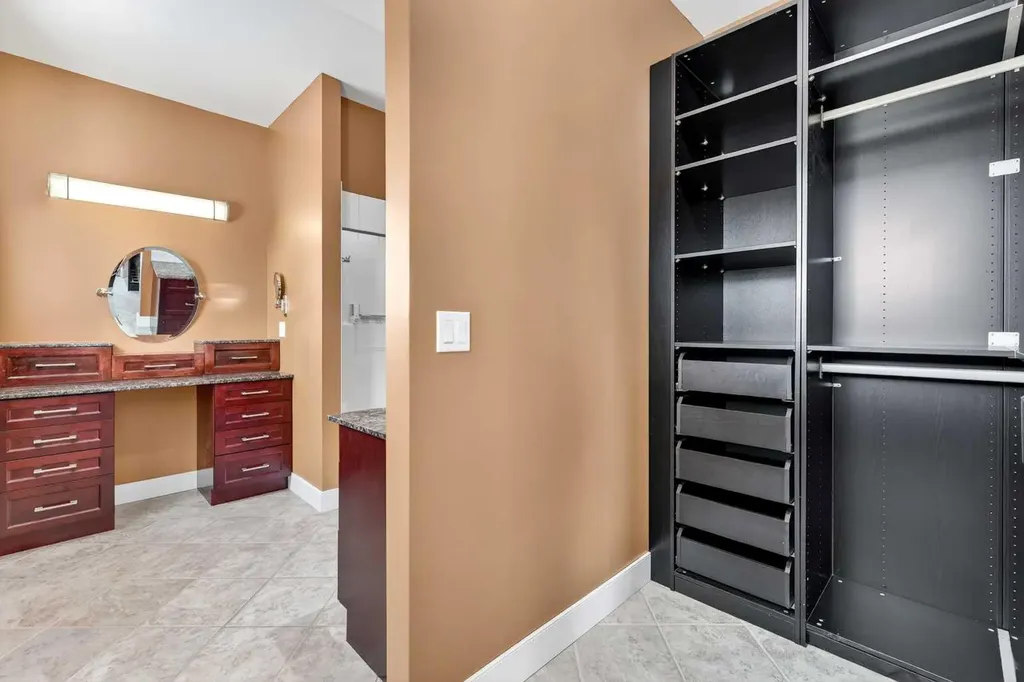 1212 15 Avenue Didsbury AB T0M 0S0