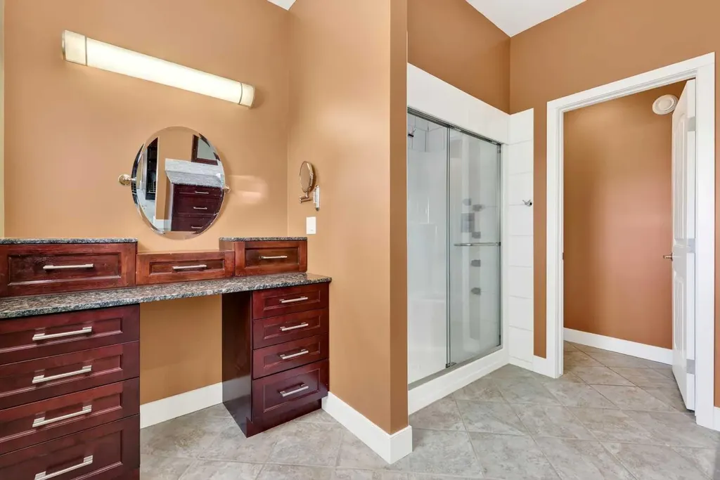 1212 15 Avenue Didsbury AB T0M 0S0