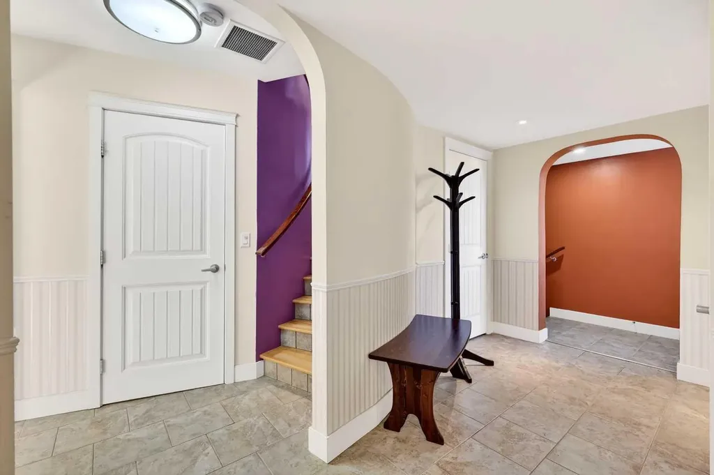 1212 15 Avenue Didsbury AB T0M 0S0