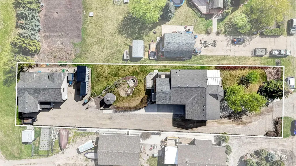 1212 15 Avenue Didsbury AB T0M 0S0