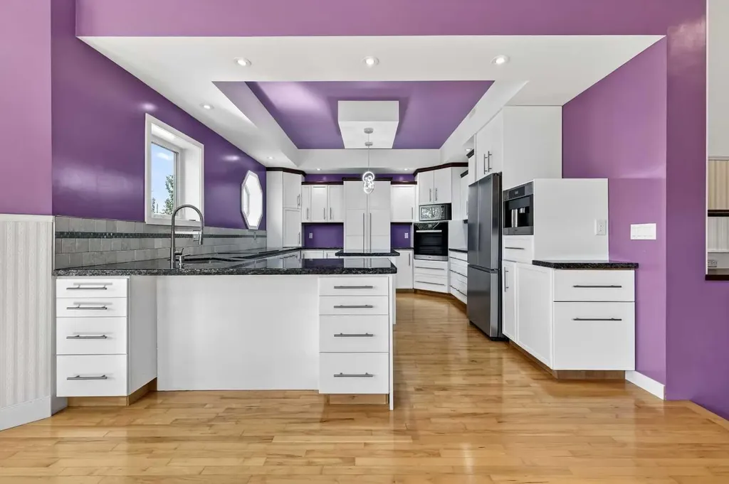 1212 15 Avenue Didsbury AB T0M 0S0