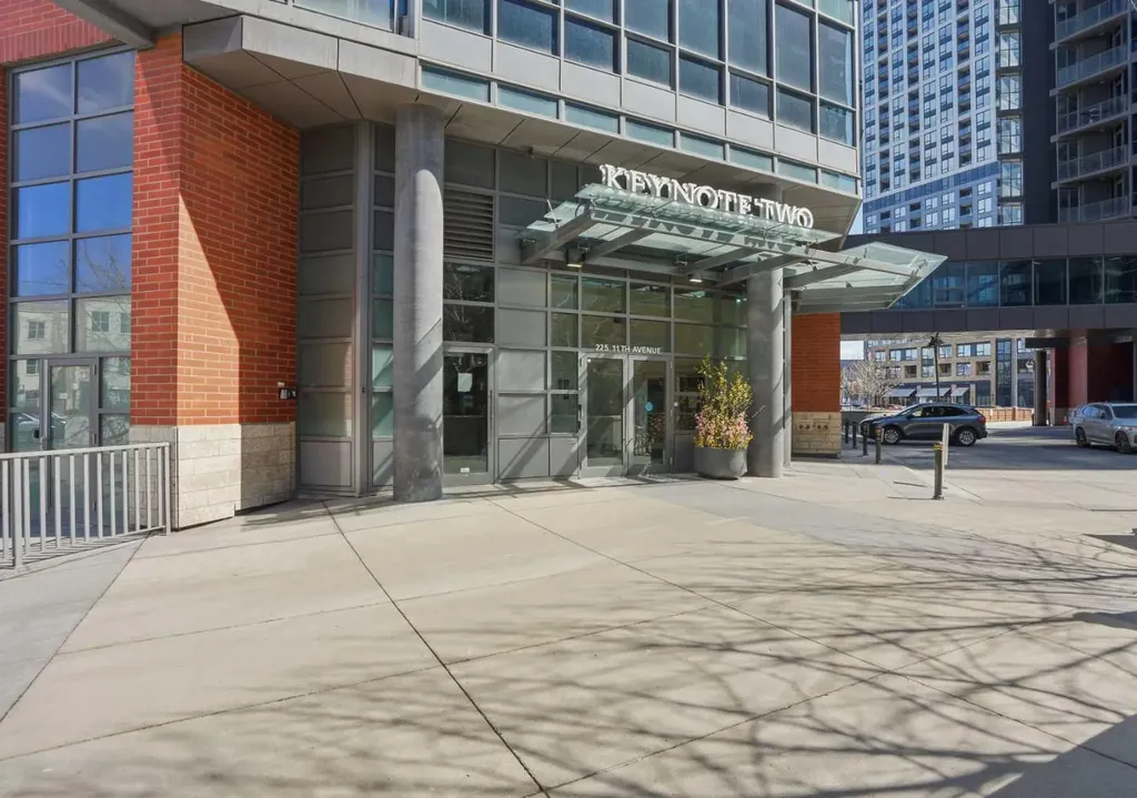 225 11 Avenue SE Calgary AB T2G 0G3