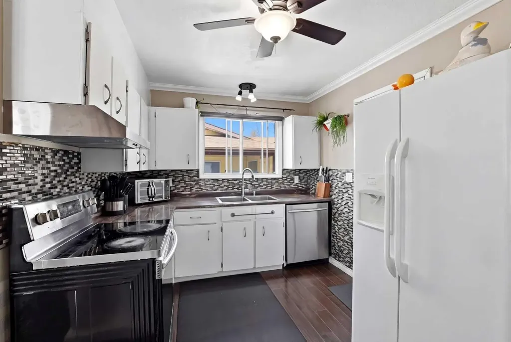 5218 Silverthorn Road Olds AB T4H 1B1