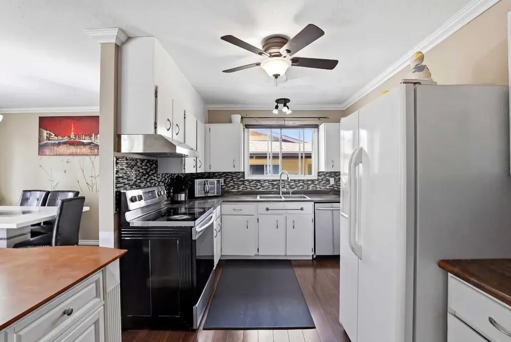 5218 Silverthorn Road Olds AB T4H 1B1