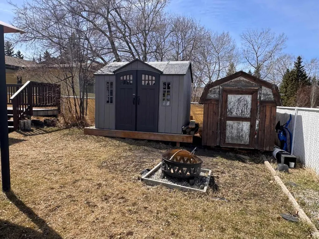 5218 Silverthorn Road Olds AB T4H 1B1